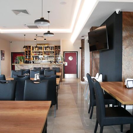 Przystanek Roszkow -Noclegi I Restauracja Extérieur photo