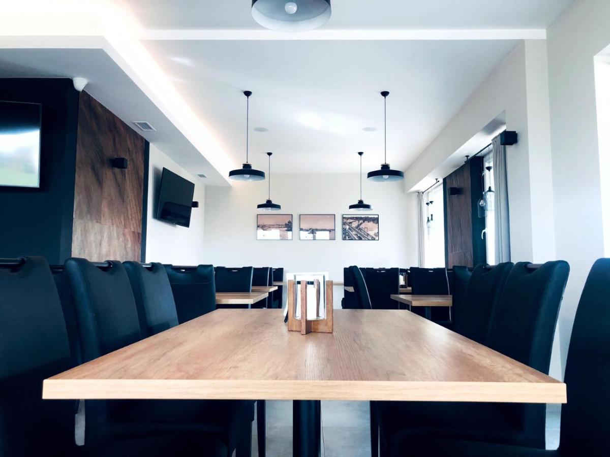 Przystanek Roszkow -Noclegi I Restauracja Extérieur photo